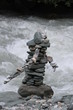 Steinmännchen vor Wildwasser