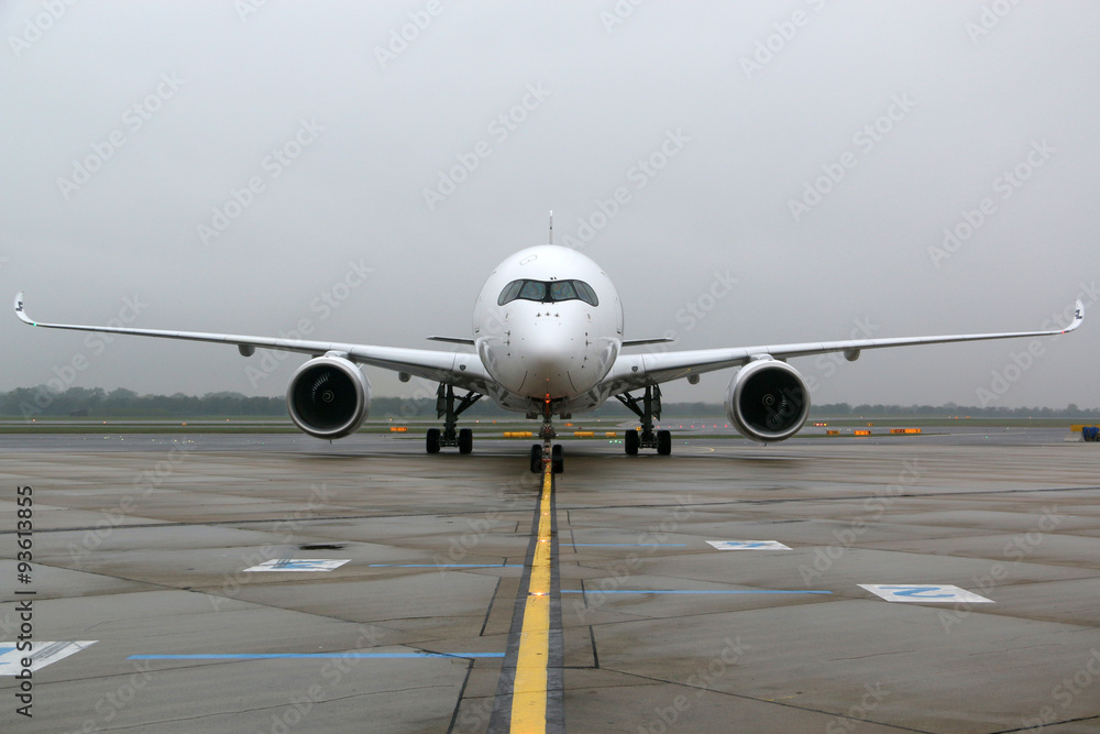 Airbus A350 frontal - obrazy, fototapety, plakaty 