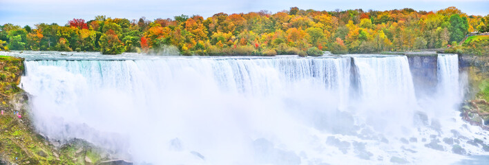 Wall Mural - panorama of niagara falls in autumn