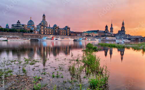 Obraz w ramie Dresden at sunset, Germany