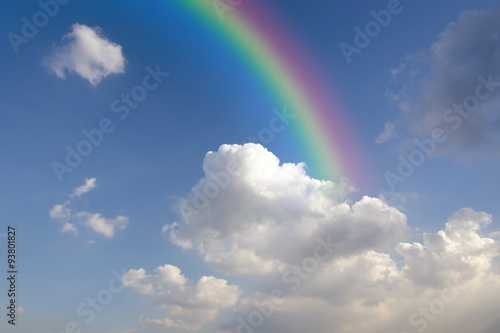 Obraz w ramie Clear blue sky with white cloud and rainbow