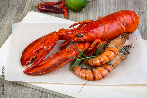 Valokuvatapetti Lobster and shrimps