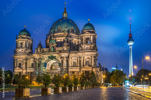 Obraz w ramie Berlin Cathedral with TV tower at night, Germany