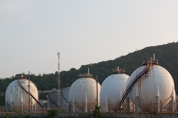 Natural gas storage tank in sphere shape