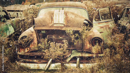 Photo Vintage D Une Voiture Accidentee Dans Une Casse Automobile Stock Photo Adobe Stock