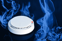 Electronics Smoke Detector And Alarm Device With Red Light, Application For Indoor Security And Safety System