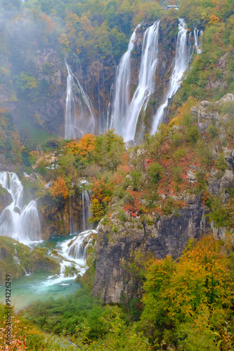 Obraz w ramie Wood path in the Plitvice national park in autumn