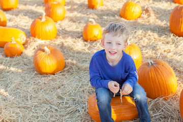 Canvas Print - kid at pumpkin patch