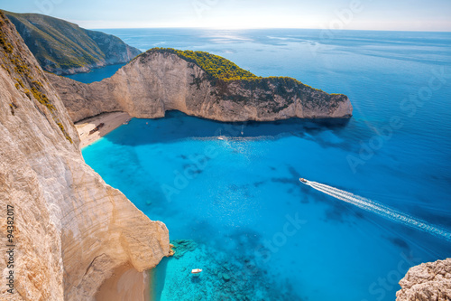 Naklejka - mata magnetyczna na lodówkę Navagio beach with shipwreck on Zakynthos island, Greece