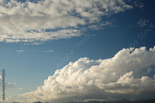 Fototapeta na wymiar nubes tras tormenta