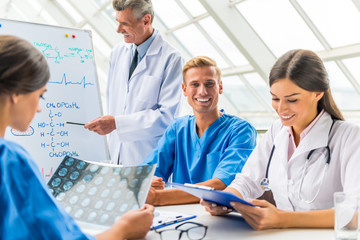 Canvas Print - Doctors in hospital