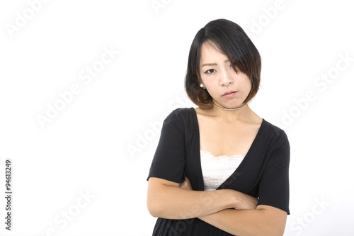 若い女性 ポーズ 腕組み 考える 白バック Stock Photo Adobe Stock 若い女性 ポーズ 腕組み 考える 白バック Stock Photo Adobe Stock