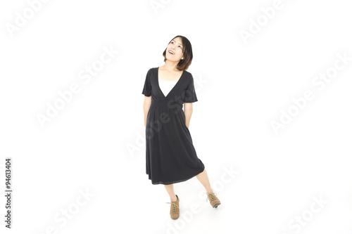 若い女性 全身 白バック 立ちポーズ 見上げる Stock Photo Adobe Stock 若い女性 全身 白バック 立ちポーズ 見上げる Stock Photo Adobe Stock