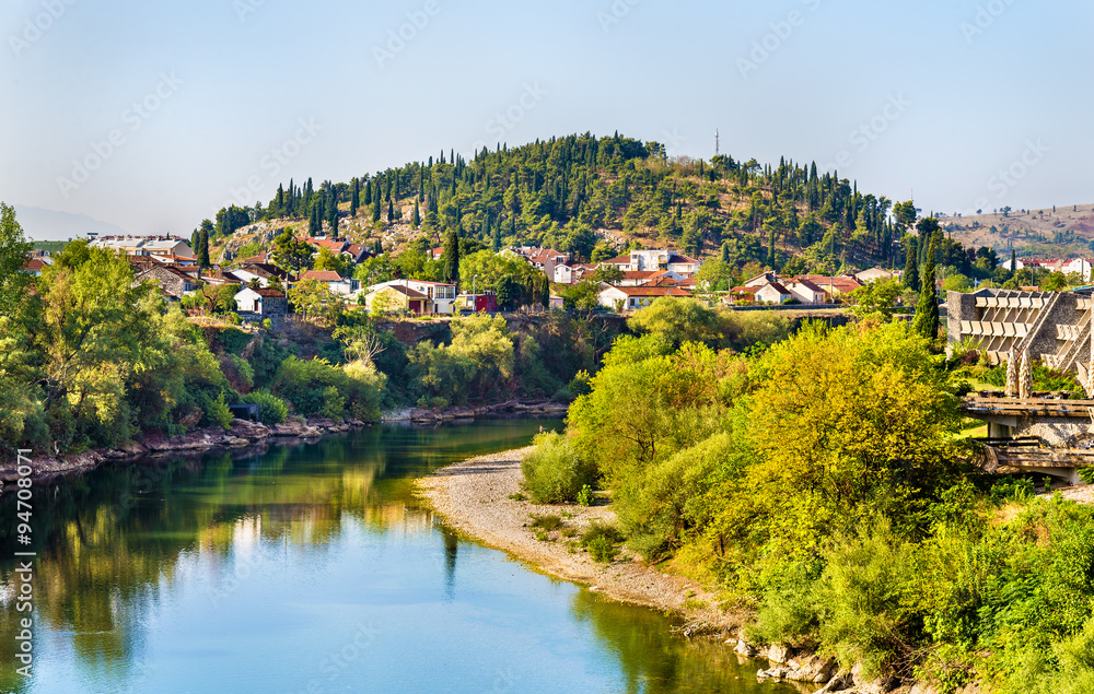 Obraz na płótnie View of Podgorica with the Moraca river - Montenegro w salonie