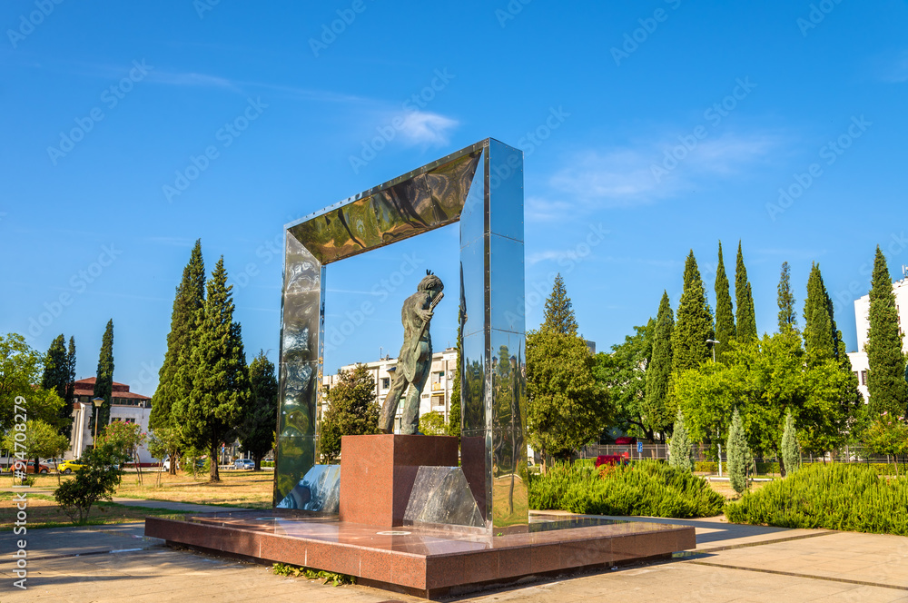 Obraz na płótnie Vladimir Vysotsky Monument in Podgorica - Montenegro w salonie