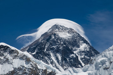 Papier Peint - Mount Everest in the Clouds - Nepal