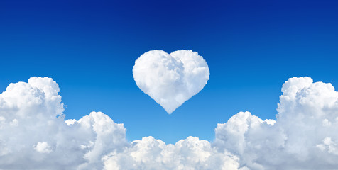 Aufkleber - heart from cloud in the blue sky