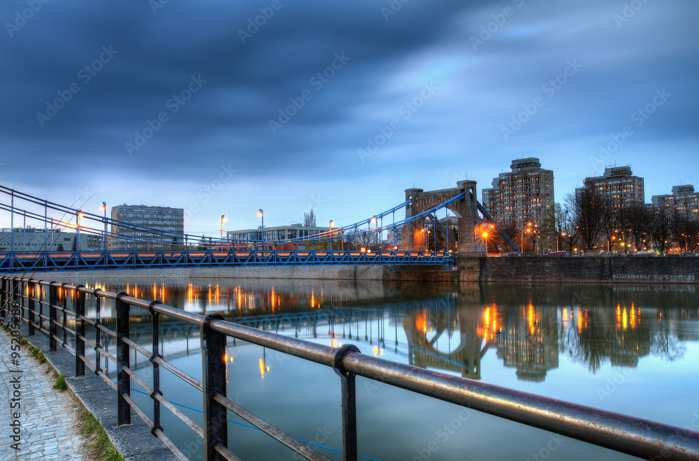 wroclaw-most-grunwaldzki-w-pochmurny-dzien