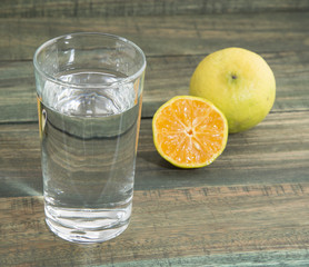 Poster - Vaso de agua y limón.