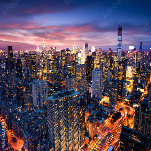 big-apple-after-sunset-new-york-manhattan-at-night