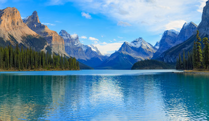 maligne lake view