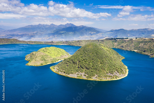 Fotografía Laguna Cuicocha en la reserva Cotacachi-Cayapas, Ecuador
