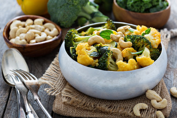 Wall Mural - Vegetable curry with cashew nuts