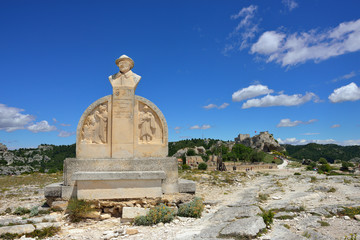 Wall Mural - Les Baux, monument of Charloun dou Paradou. Sculptor Botinelly, 1930