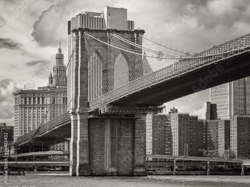 Nowoczesny obraz na płótnie The Brooklyn Bridge and the lower Manhattan skyline in New York