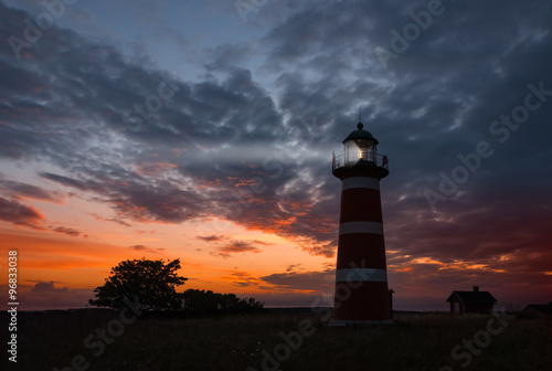Fotografía Faro, Gotland - El faro Närsholmen en la isla de Gotland, Suecia en la oscuridad