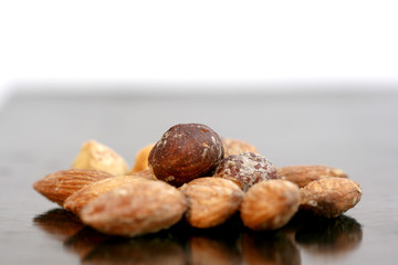 Salted and roasted nuts