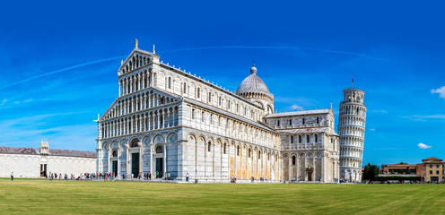 Wall Mural - Leaning tower and Pisa cathedral