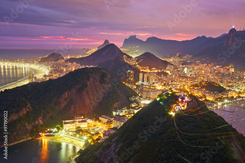 Láminas Vista nocturna de Río de Janeiro, Brasil