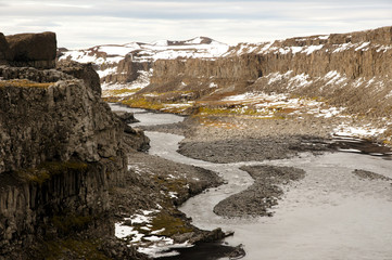 Wall Mural - jokulsargljufur canyon from dettifoss waterfall - iceland