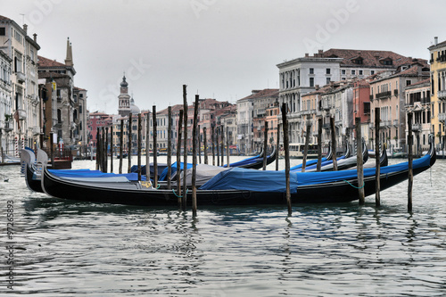 Naklejka - mata magnetyczna na lodówkę Gondolas on canal in Venice