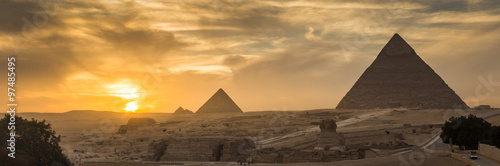 Plakat Egipt. Kair - Giza. Widok ogólny piramid z Giza Plat