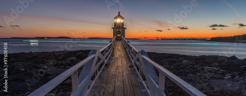 Cuadros en Lienzo Marshall Point Lighthouse at sunset