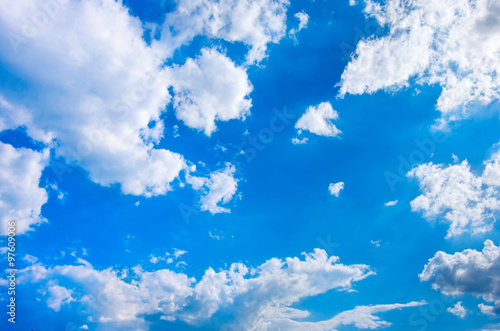 Naklejka dekoracyjna White cloud in the blue sky