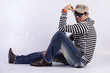 © josemanuel246 - Hombre modelando recostado