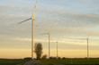 Turbiny wiatrowe na polach zboża,Niemcy 