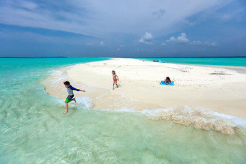 Sticker - Mother and kids at tropical beach