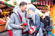 © drubig-photo - zusammen geschenke kaufen