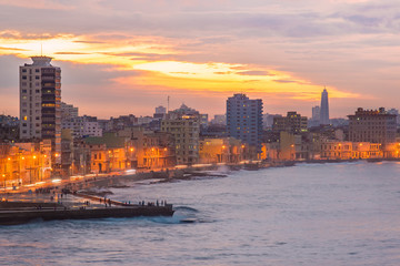 Canvas Print - Sunset in Havana with a view of the city skyline