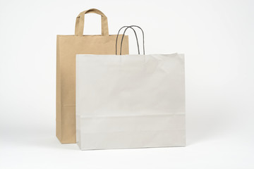  Dos bolsas de papel para las compras