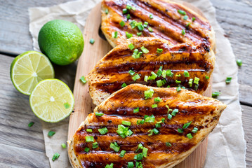 Wall Mural - Grilled chicken breasts in lime sauce