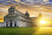 Pisa Piazza Dei Miracoli