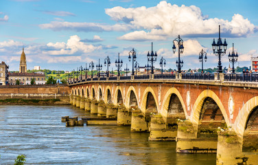 Canvas Print - Pont de pierre in Bordeaux - Aquitaine, France