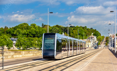 Cuadros en Lienzo Wireless tram on Pont Wilson Bridge in Tours - France