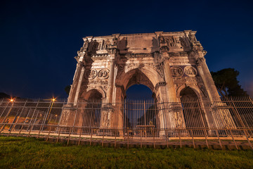Fototapete - Rome, Italy: Arch of Constantine in the sunset