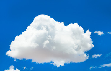 white cloud in the blue sky